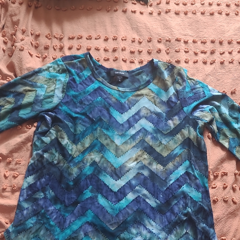 Karen Kane Blue and Green Zigzag Top